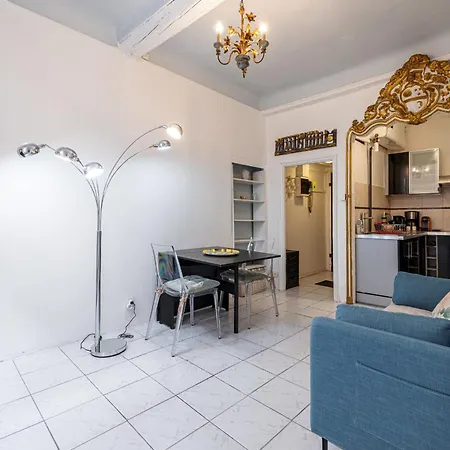 Апартаменты Charming Close To Vieux With Wifi Ницца