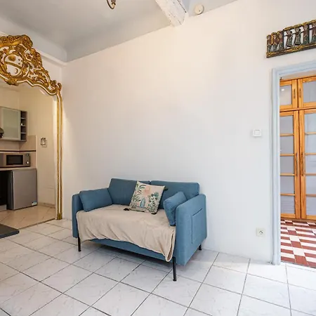 Charming Close To Vieux With Wifi Апартаменты
